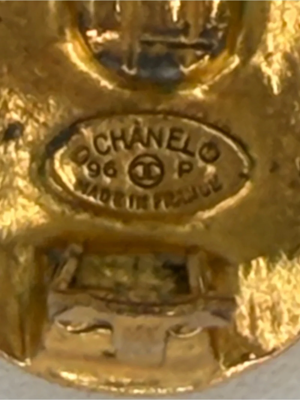 Vintage CHANEL 1995 Gold-Tone CC Logo Button Clip-On Earrings w/COA - Picture 7 of 14